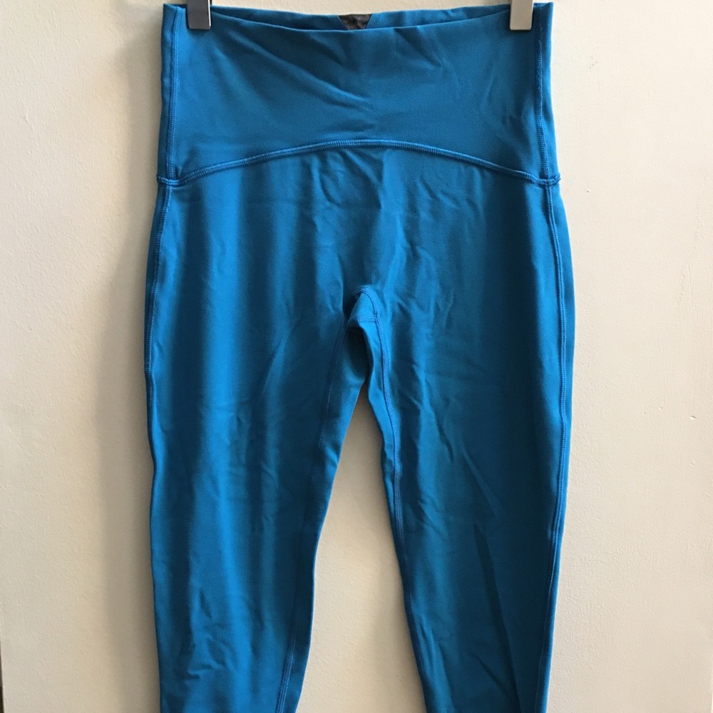 Ivivvia Leggings in Great Condition!